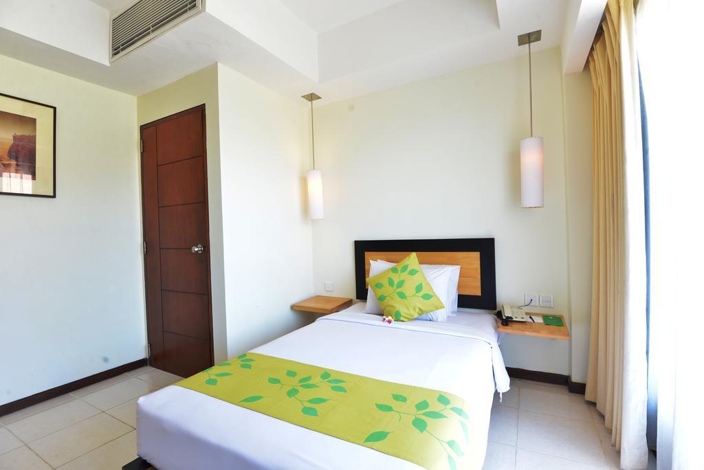 New Kuta Hotel Uluwatu Exterior foto
