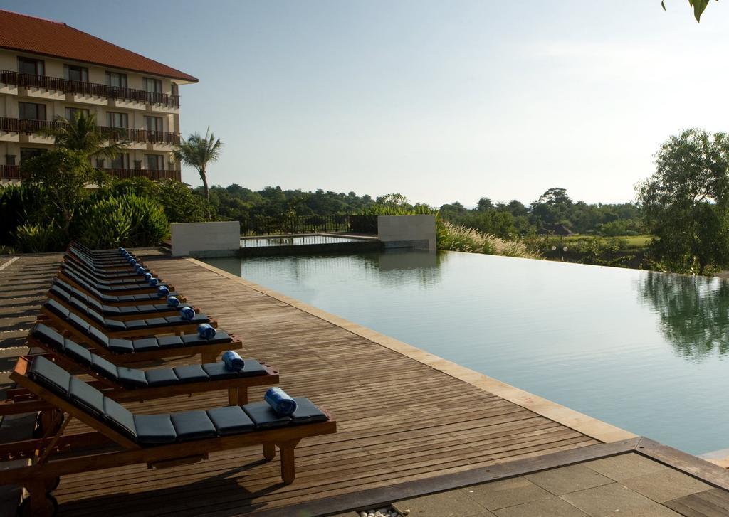 New Kuta Hotel Uluwatu Exterior foto